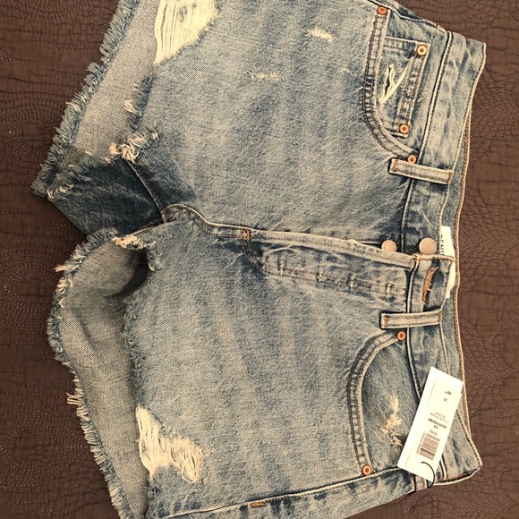 Aritzia ex-boyfriend jean shorts - Picture 3 of 4